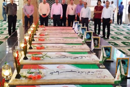 برگزاری اردوی راهیان نور بازدید کارکنان و بسیجیان پایگاه مقاومت مالک اشتر تامین اجتماعی استان مرکزی از مناطق عملیاتی غرب کشور