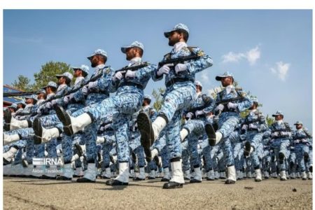 ارتش مکتبی؛ سنبل «ولایت مداری، مقاومت» و نماد «مجاهدت ملت» سلحشور ایران