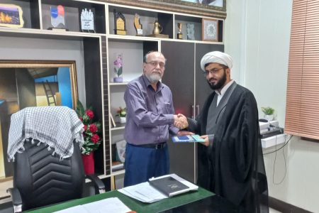 به خادم بودن برای هنرمندان ماهشهر افتخار می کنم