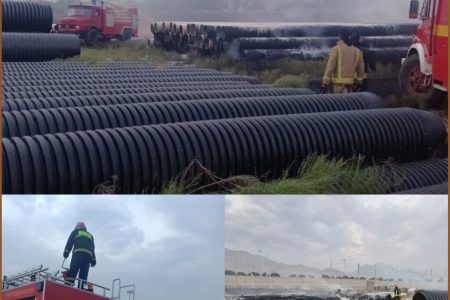 آتش سوزی انبار روباز لوله های پلی اتیلن سازمان آب مهار شد