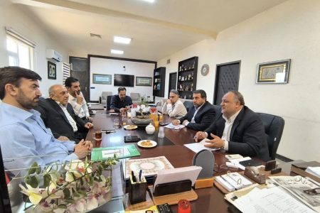 تعامل سازنده  و احترام آمیز با همه اصحاب فرهنگ و هنر  از رسالت نهادهای فرهنگی هنری است