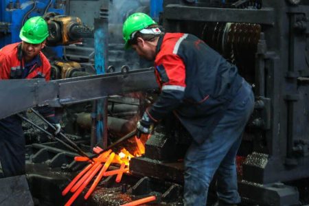 بی‌تعهدی صنایع انرژی‌بر در ساخت نیروگاه؛ عامل تشدید ناترازی برق کشور