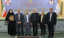 تقدیر از کارمند نمونه اداره پست در بیستمین جشنواره شهید رجایی استان کرمانشاه