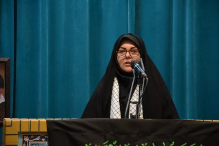 سخنرانی مدیرکل کتابخانه‌های عمومی استان کرمانشاه پیش از خطبه‌های نماز جمعه