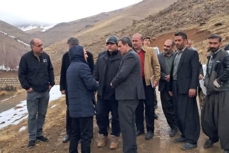 بازدید میدانی مدیرعامل شرکت آب منطقه‌ای کرمانشاه از روستاهای کرم‌بست و کندوله در محدوده سد جامیشان با هدف بررسی راهکارهای تأمین آب باغات