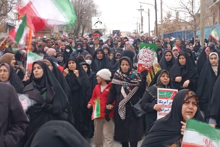 خروش «شهر شهدای مرصاد» در راهپیمایی ۲۲ بهمن ؛ اسلام آباد غرب،تمام‌ قد ایستاد