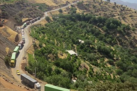  تردد بیش از ۳۱۶ هزار دستگاه کامیون حامل کالاهای صادراتی در گمرکات مرزی استان کرمانشاه