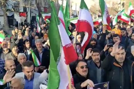 بعثت تاریخی مردم ایران با بدست گیری اجتماعات در محلات و خیابان‌ها