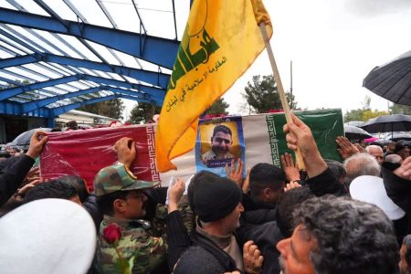  آیین تشییع باشکوه شهدای کرمانشاهی ناو دنا برگزار شد