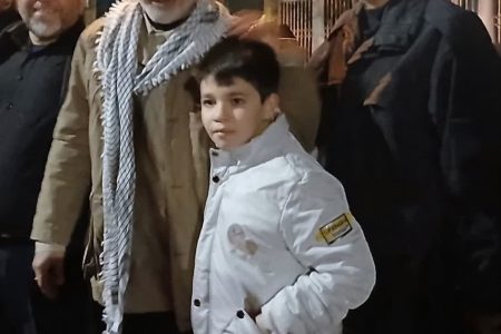 حضور فردی شبیه حاج قاسم سلیمانی در موج ۳۱ سنگر خیابان _ کرمانشاه