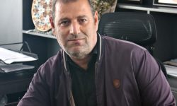عقابیم نترسیم ز بانگ زغن