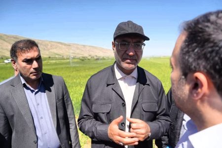 استاندار کرمانشاه: معیشت مرزنشینان استان با اجرای سامانه گرمسیری تضمین شده است | رییس جهاد کشاورزی استان: تا کنون  ۱۸ هزار هکتار از اراضی سامانه گرمسیری به بهره برداری رسید