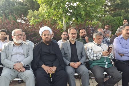 اهتزاز پرچم بزرگ غدیر در کرمانشاه